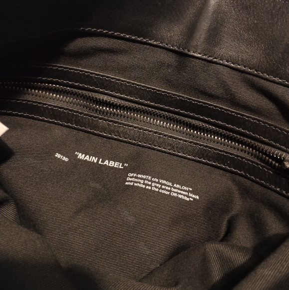 Off-White Main Label Black Leathers Handbag - Picture 4 of 6